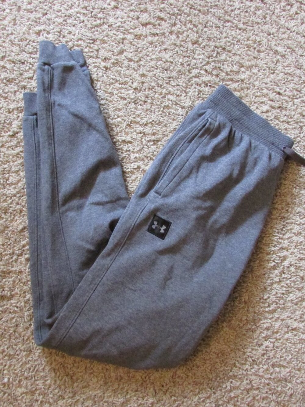 Under Armour Medium Gray Joggers Sweat Pants Pockets Rib Knit Cuffs EUC Cotton